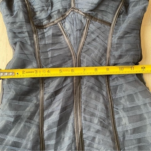 BCBGMaxAzria corset style mini strapless dress. Size zero - Picture 6 of 9